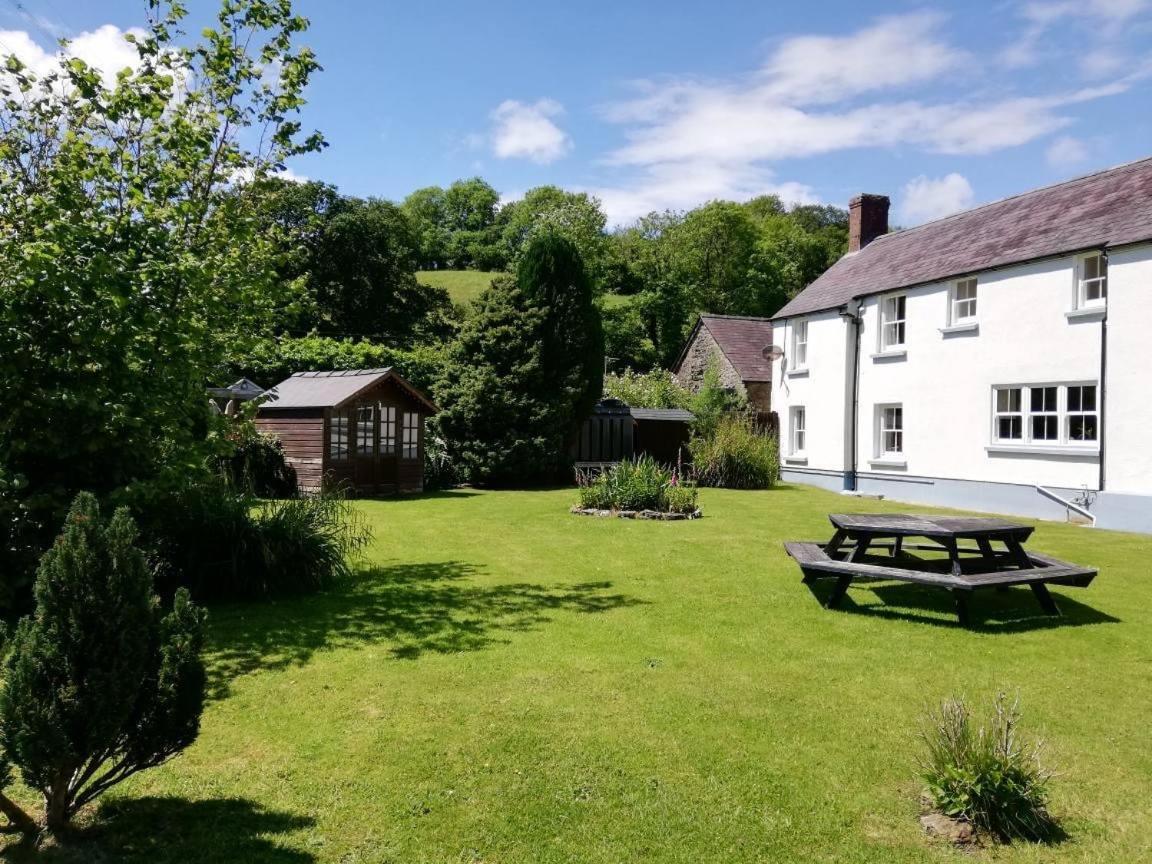 Picton-House Hotel Llandowror Exterior photo